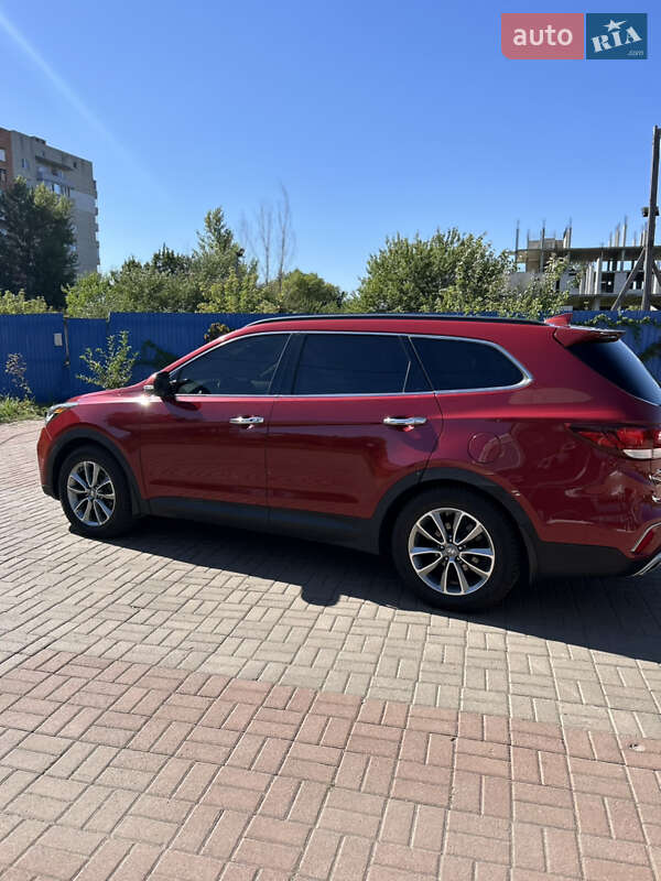 Внедорожник / Кроссовер Hyundai Grand Santa Fe 2017 в Сумах