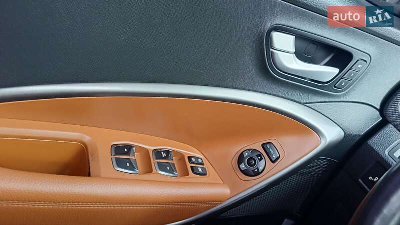 Внедорожник / Кроссовер Hyundai Grand Santa Fe 2016 в Ровно