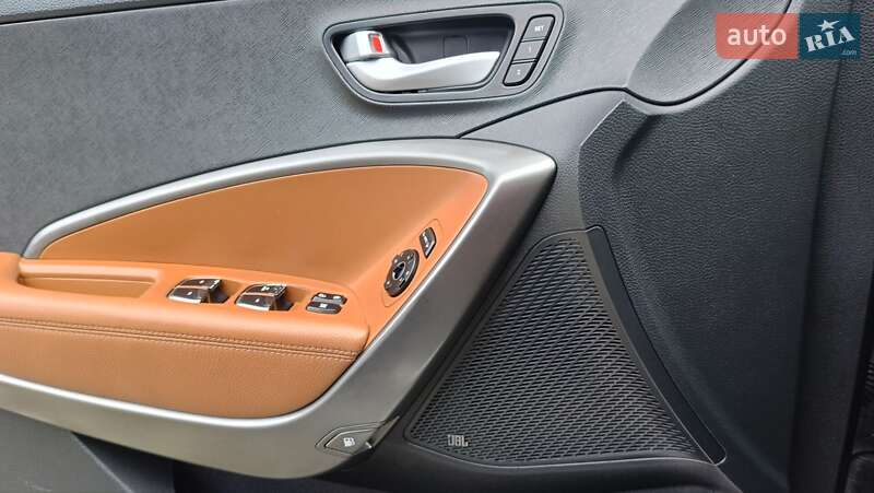 Внедорожник / Кроссовер Hyundai Grand Santa Fe 2016 в Ровно