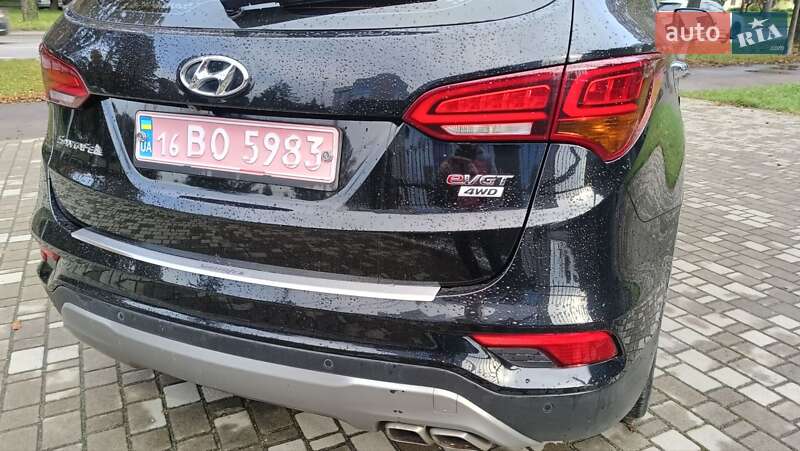 Внедорожник / Кроссовер Hyundai Grand Santa Fe 2016 в Ровно