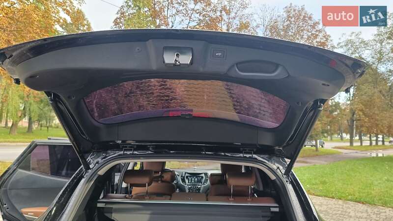 Внедорожник / Кроссовер Hyundai Grand Santa Fe 2016 в Ровно