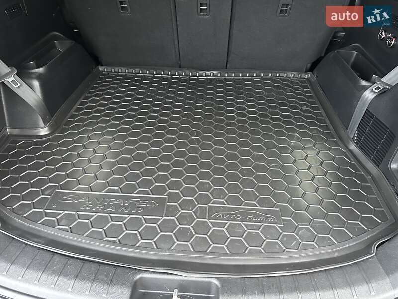 Внедорожник / Кроссовер Hyundai Grand Santa Fe 2015 в Хмельницком