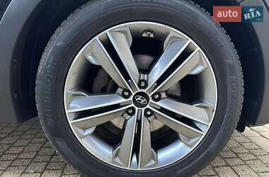 Внедорожник / Кроссовер Hyundai Grand Santa Fe 2015 в 