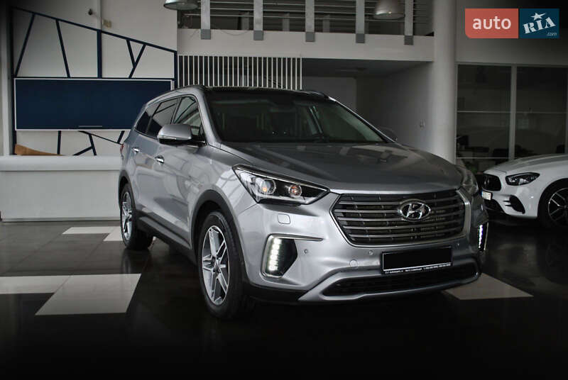 Внедорожник / Кроссовер Hyundai Grand Santa Fe 2017 в Ровно