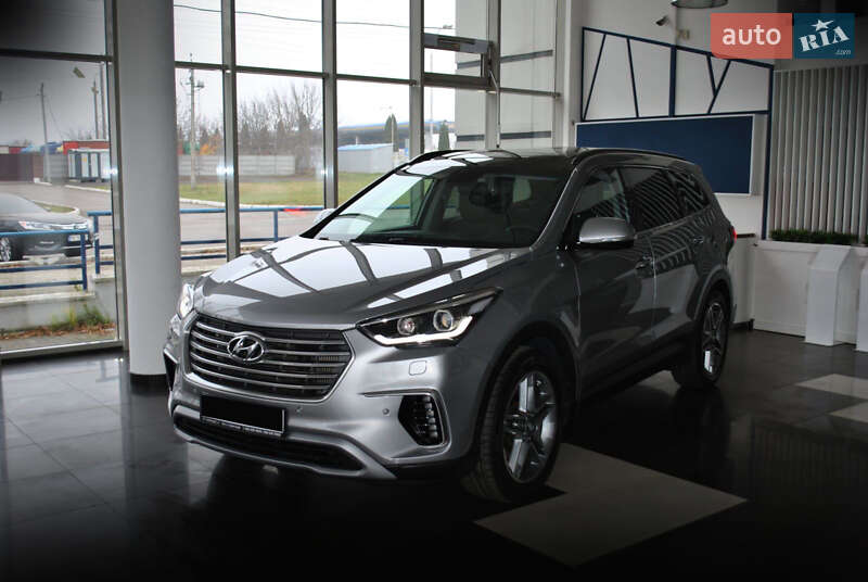Внедорожник / Кроссовер Hyundai Grand Santa Fe 2017 в Ровно
