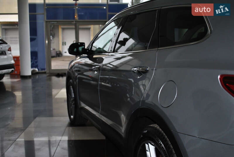 Внедорожник / Кроссовер Hyundai Grand Santa Fe 2017 в Ровно