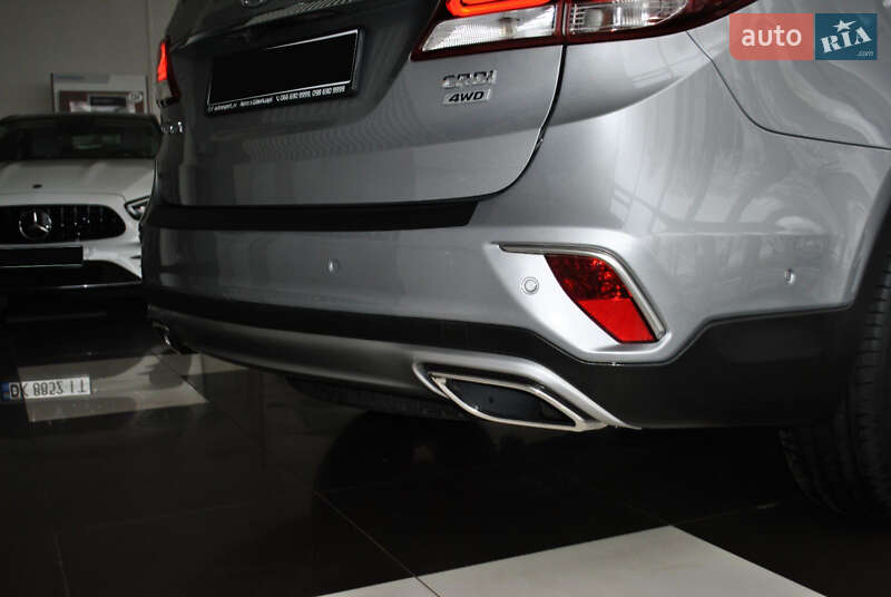 Внедорожник / Кроссовер Hyundai Grand Santa Fe 2017 в Ровно