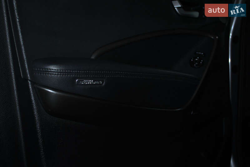 Внедорожник / Кроссовер Hyundai Grand Santa Fe 2017 в Ровно