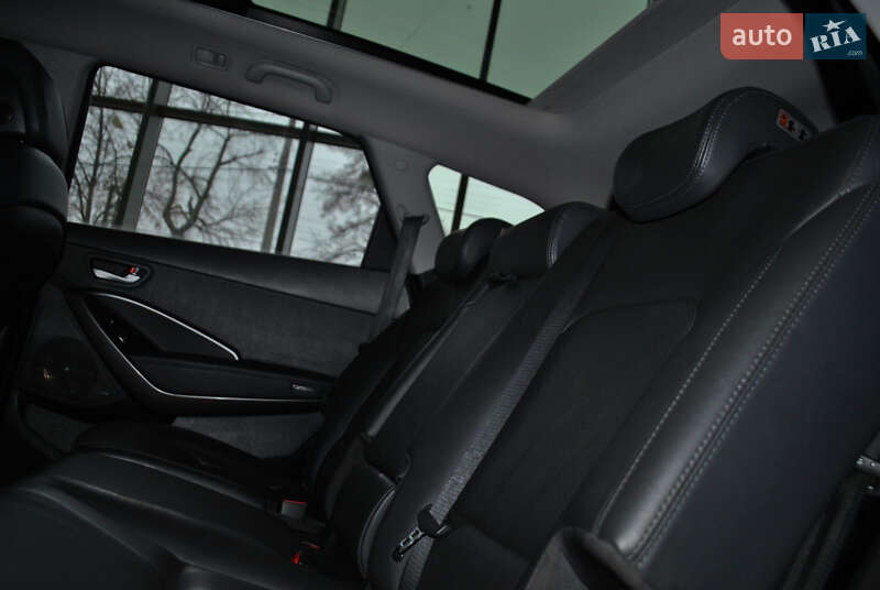 Внедорожник / Кроссовер Hyundai Grand Santa Fe 2017 в Ровно