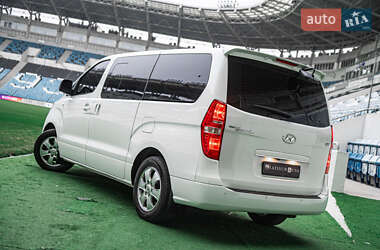 Минивэн Hyundai Grand Starex 2019 в 