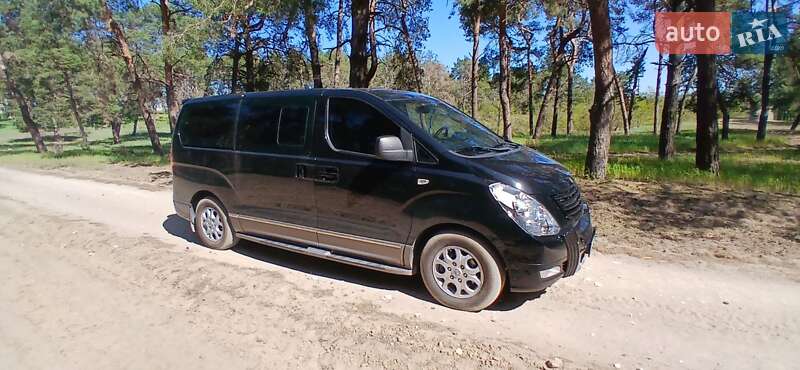 Минивэн Hyundai Grand Starex 2010 в Николаеве