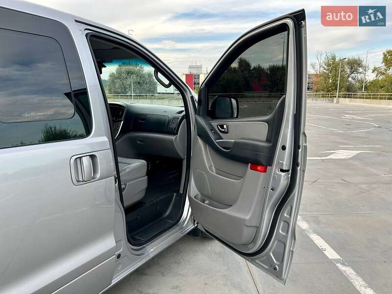 Минивэн Hyundai Grand Starex 2017 в Киеве фото 27 Минивэн Hyundai Grand Starex 2017 в Киеве