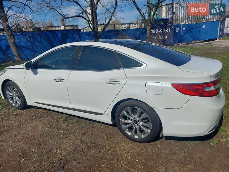 Седан Hyundai Grandeur 2011 в Києві