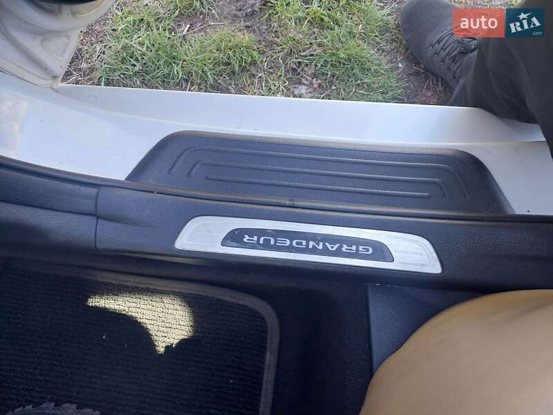 Седан Hyundai Grandeur 2011 в Києві