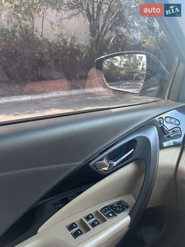 Седан Hyundai Grandeur 2012 в Днепре