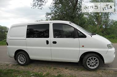 Минивэн Hyundai H-1 2001 в Остроге