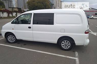 Минивэн Hyundai H-1 2005 в 