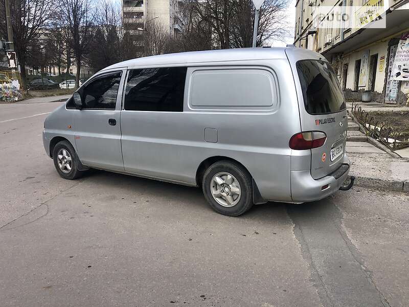 Грузопассажирский фургон Hyundai H-1 2004 в Львове