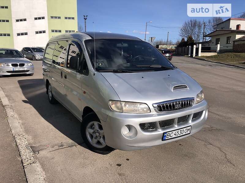 Грузопассажирский фургон Hyundai H-1 2004 в Львове
