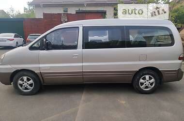 Минивэн Hyundai H-1 2006 в 