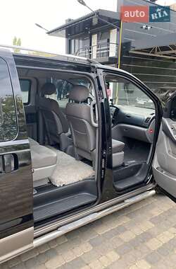 Минивэн Hyundai H-1 2012 в 