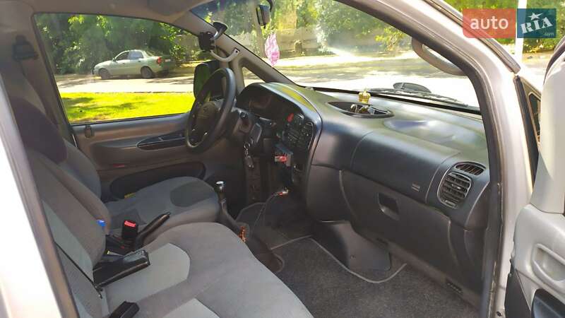 Минивэн Hyundai H-1 2006 в Кривом Роге