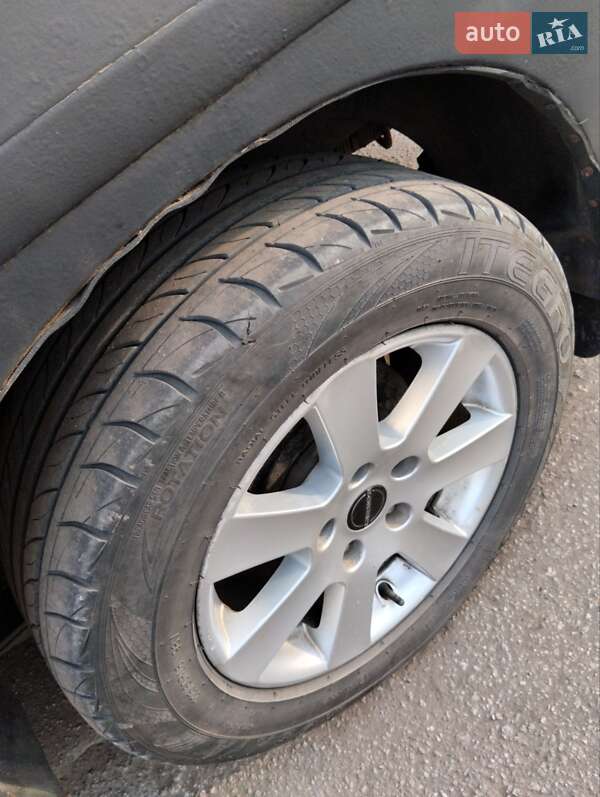 Минивэн Hyundai H-1 2001 в Днепре