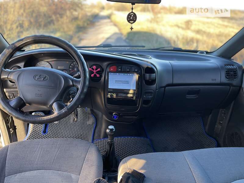 Минивэн Hyundai H-1 2006 в Мене