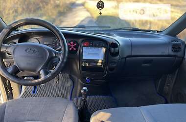 Мінівен Hyundai H-1 2006 в Мені