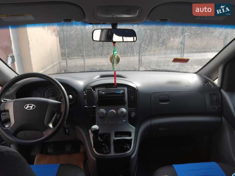 Минивэн Hyundai H-1 2008 в Новоднестровске