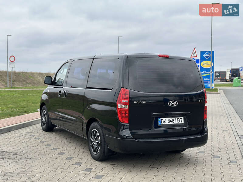Мінівен Hyundai H-1 2008 в Сарнах