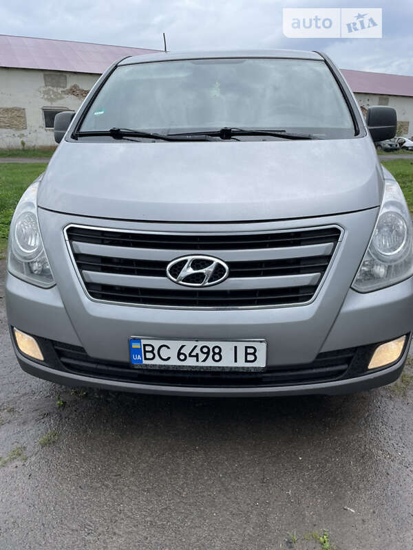 Минивэн Hyundai H-1 2012 в Бродах