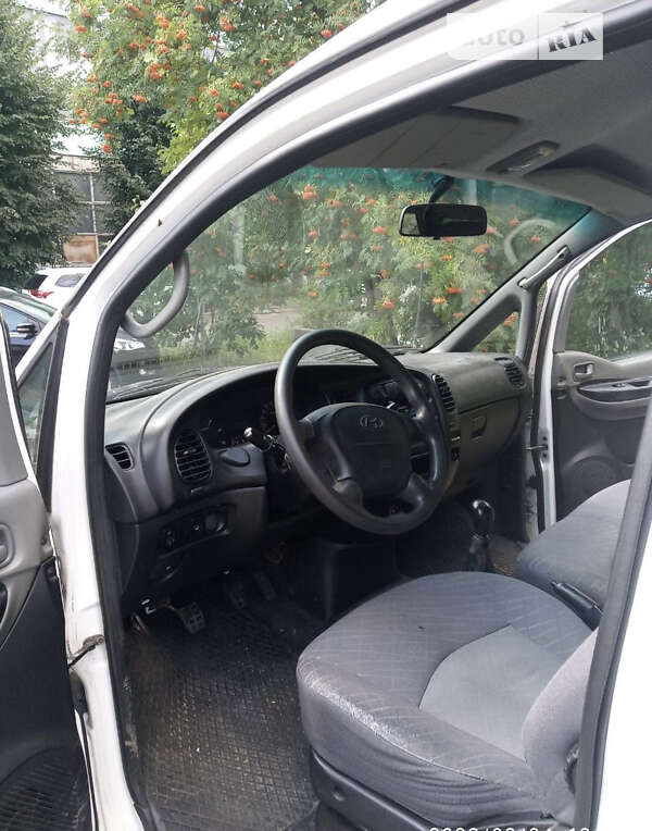 Грузопассажирский фургон Hyundai H-1 2005 в Бершади