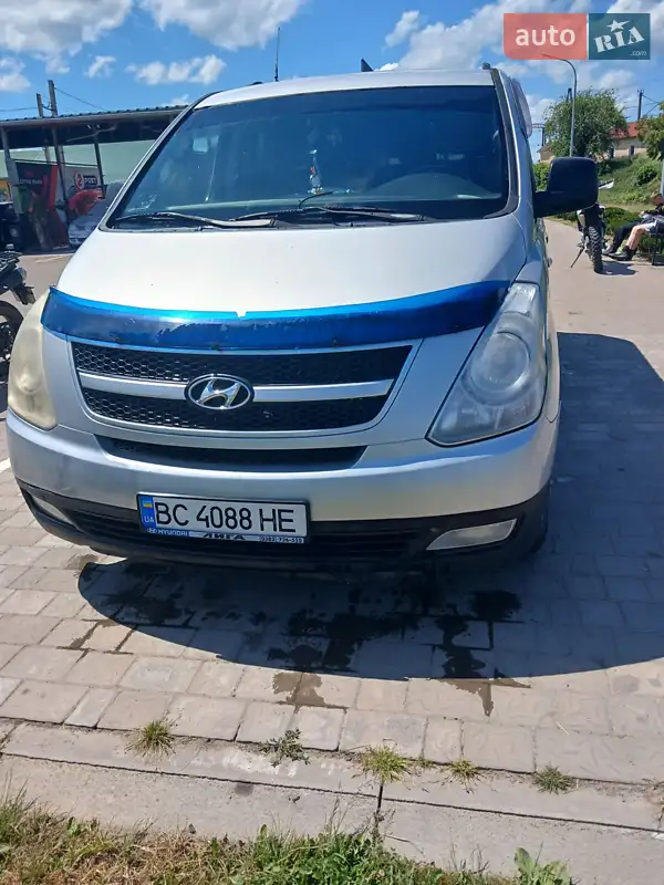 Минивэн Hyundai H-1 2008 в 