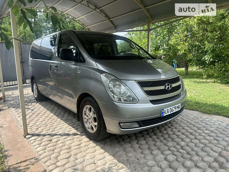 Hyundai H-1 2012