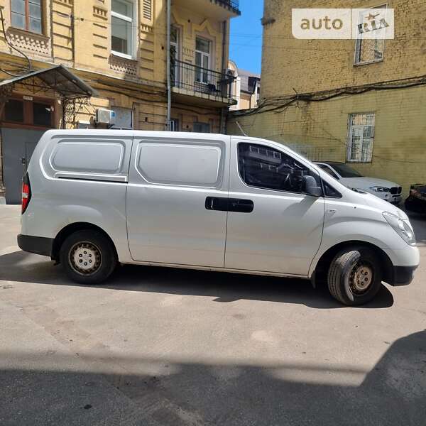 Грузовой фургон Hyundai H-1 2012 в Киеве