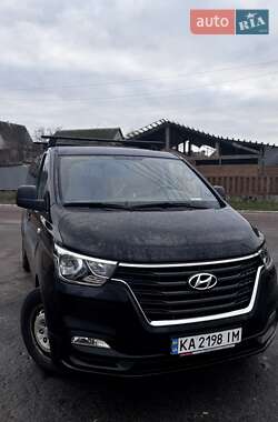 Минивэн Hyundai H-1 2018 в Киеве