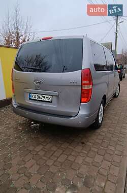 Минивэн Hyundai H-1 2012 в 