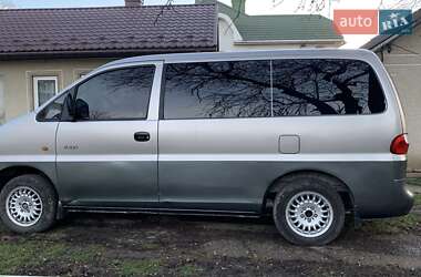 Грузопассажирский фургон Hyundai H-1 2004 в 
