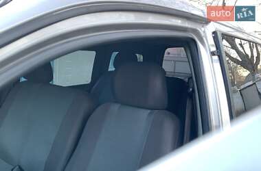 Грузопассажирский фургон Hyundai H-1 2004 в 