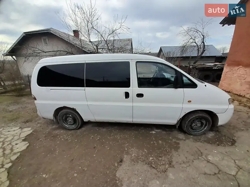 Hyundai H-1 2004