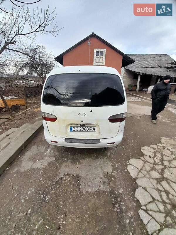 Мінівен Hyundai H-1 2004 в Львові
