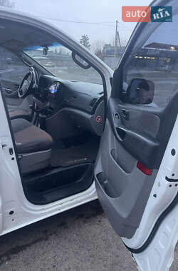 Минивэн Hyundai H-1 2008 в 