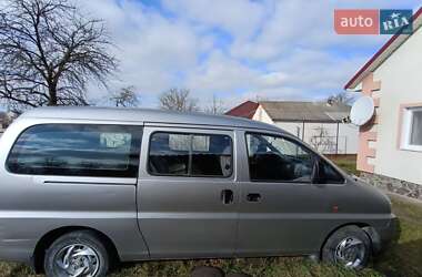 Минивэн Hyundai H-1 2005 в 