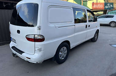 Минивэн Hyundai H-1 2005 в 