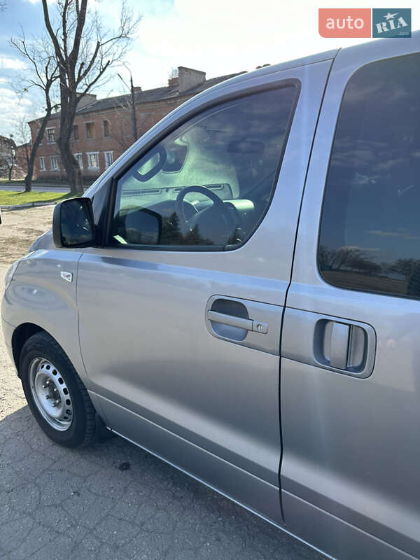 Минивэн Hyundai H-1 2010 в Чугуеве