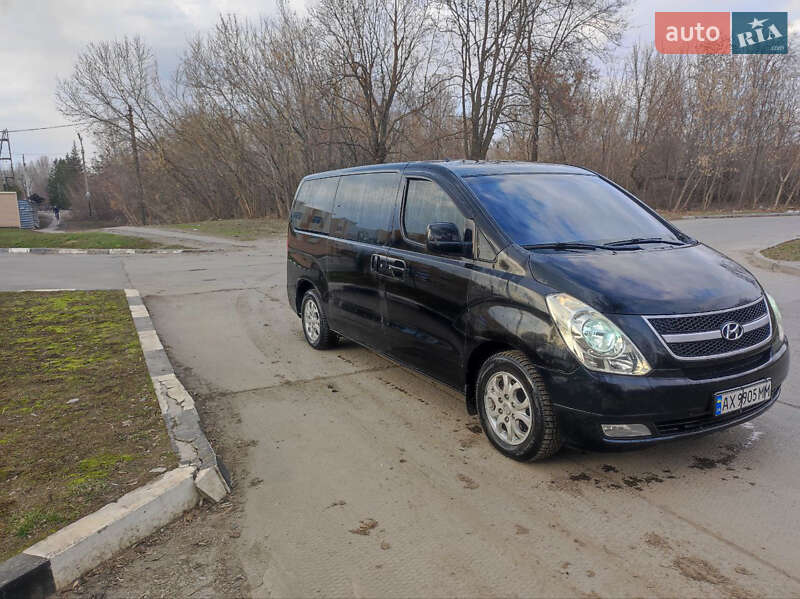 Минивэн Hyundai H-1 2008 в 