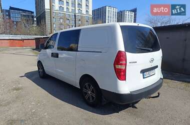 Минивэн Hyundai H-1 2011 в 