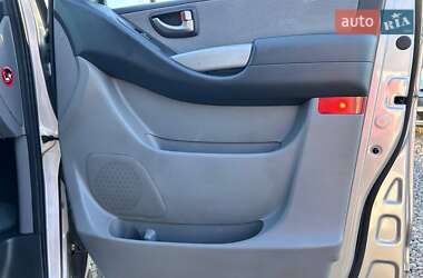Минивэн Hyundai H-1 2012 в 