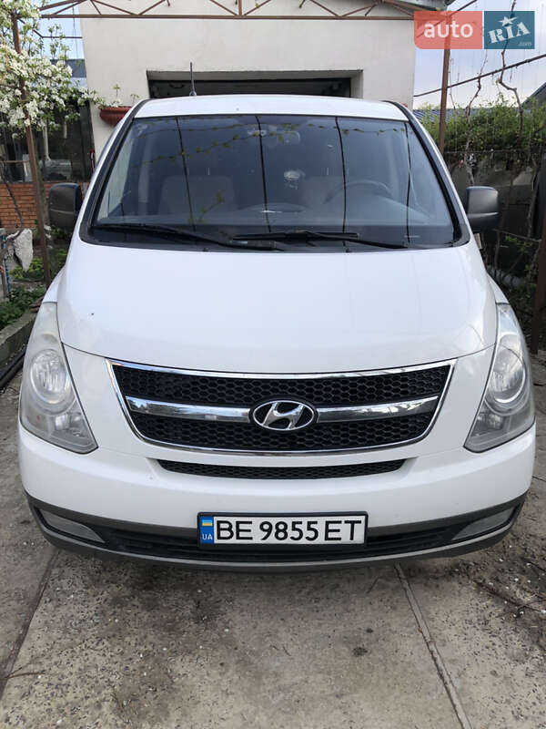 Hyundai H-1 2012